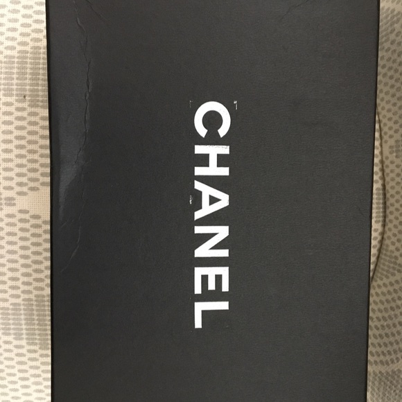 Authentic Channel CC pearl pink suede - Picture 2 of 8